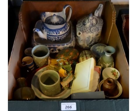 An interesting mixed lot, to include: a 19th century blue & white teapot, an Old Chelsea blue & white teapot, Wedgwood Jasper