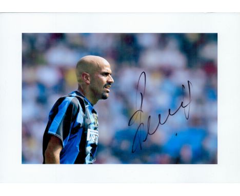 Football Juan Sebastian Veron signed 12x8 inches colour photo pictured while playing for Inter Milan. Good condition. All aut