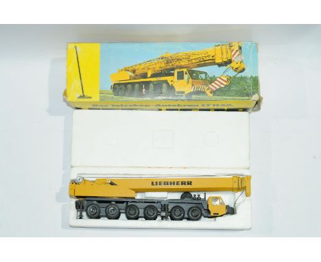 Conrad a boxed 1:50 Scale No.2072 LT1120 Telescopic Mobile Crane "LIEBHERR". Condition is Excellent (unchecked for completene