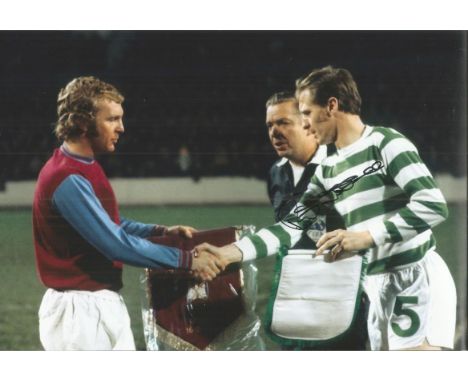 Billy Mcneill 1970, Colour 12 x 8 Photo Depicting Celtic Captain Billy Mcneill Shaking Hands With His West Ham Counterpart - 