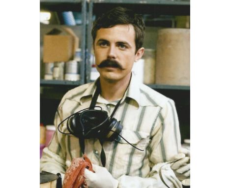 Casey Affleck signed 10x8 colour photo. American actor, film director, screenwriter, and producer. He first came to attention