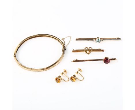Various 9ct gold jewellery, including hinged bangle, bar brooches, earrings etc, 13.3g gross 