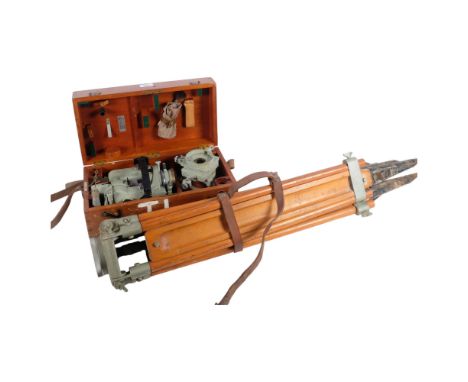 A Vintage surveyor's level, supplied by Vyner, Son & Co, of Portsmouth, serial no. V033740, in bespoke hardwood carry case wi