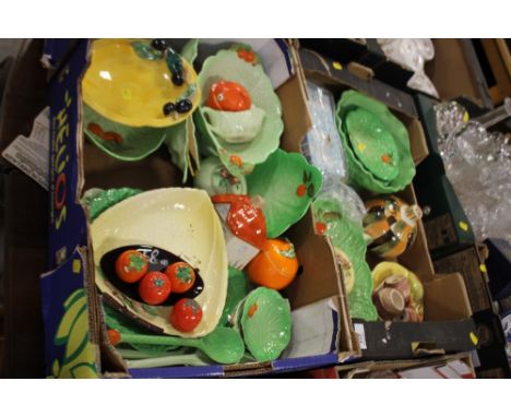 TWO TRAYS OF CARLTONWARE ETC