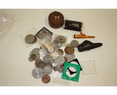 A BAG OF COINAGE AND COLLECTABLES TO INCLUDE A SNUFF BOX, CASED VINTAGE PIPE ETC.  
