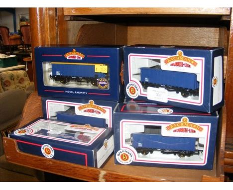 Selection of boxed Bachmann rolling stock 