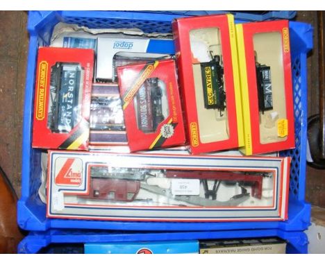 Boxed Hornby, Lima and other rolling stock 