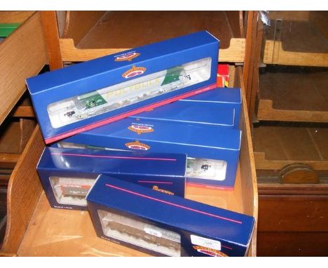 Selection of boxed Bachmann and Hornby rolling stock CONDITION REPORTsee images