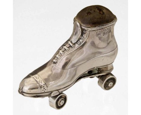 Novelty silver pin cushion modelled as a roller skate boot, Crisford &amp; Norris, Birmingham 1909, Rd 535766, length 7cm, gr