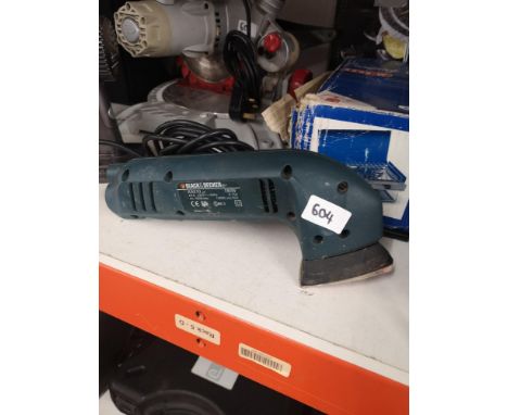 Black n decker sander. 