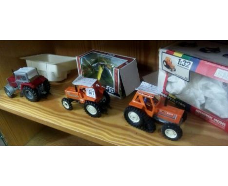 BRITAIN'S 9528 FORD TRACTOR UN-BOXED. BRITAIN'S 3680 MASSEY FERGUSON TRACTOR RED. BOXED/PART. BRITAIN'S 9523 FIAT HALF TRACK 