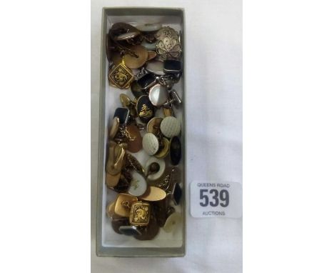 QTY OF VINTAGE CUFF LINKS 