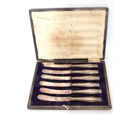 Case of George V silver handled tea/butter knives, steel blades, Sheffield 1920, maker's mark M K Cooper Bros &amp; Sons Ltd