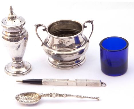 Mixed Lot: Edwardian silver twin handled open salt with later blue glass liner, Birmingham 1904, a vase shaped pepper with pu