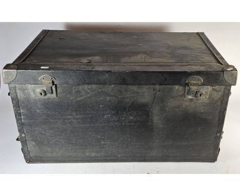 A vintage Ordelee car travel trunk, lacking inner drawers 