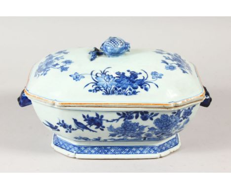 AN 18TH CENTURY CHINESE QIANLONG PERIOD BLUE &amp; WHITE PORCELAIN TUREEN &amp; COVER, of chamfered rectangular form with ind