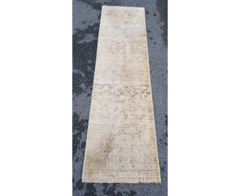 CARPET RUNNER 95" X 26"