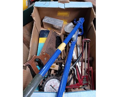 CARTON WITH MISC HAND TOOLS, PIPE BENDER, LARGE PRESSURE GAUGE & A ROLL HOLDER