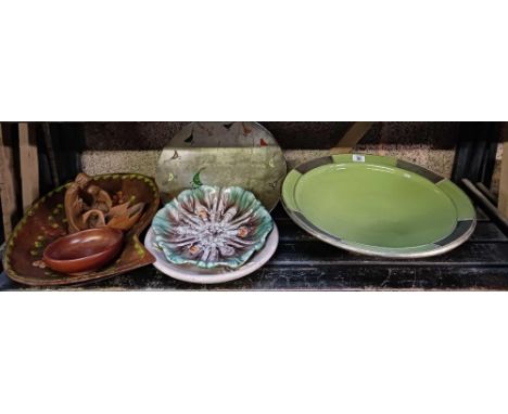 SHELF WITH MISC WOOD DISHES & CARVINGS & VARIOUS DISHES