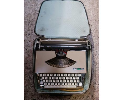 BOOTS NIPPO 200 PORTABLE TYPEWRITER IN CASE
