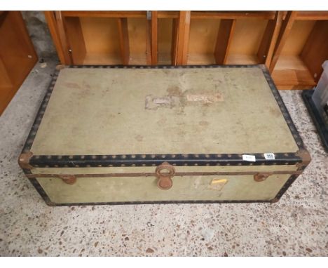 MILITARY STYLE TRUNK