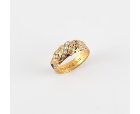 Victorian 15ct gold and enamel seed pearl set mourning ring, Chester 1899 2.81 grams