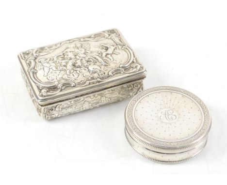 Continental silver box, the cover embossed with cupid and psyche, import marks for London 1894, 5.6oz 174.7gm  9.5cm x 6.5cm 