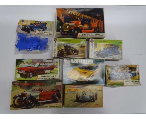 A group of 1:32 scale AIRFIX kits plus one MERIT example - all unbuilt, contents unchecked but appear complete - G/VG in G bo