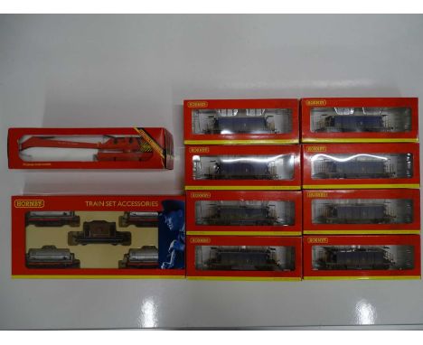 A group of HORNBY OO gauge Seacow hopper wagons together with a wagon pack and a breakdown crane - VG in G/VG boxes (10)