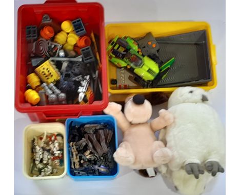 A mixed retro toy group to include modern unboxed Star Wars figures, owl soft toy puppet, Lego, Robot Wars plus others. See p