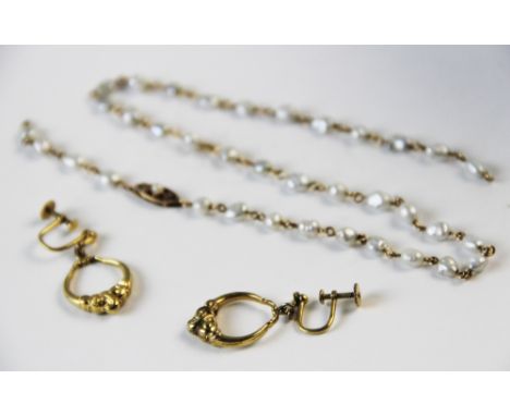 A freshwater pearl set necklace with 9ct gold clasp (at fault), with a pair of yellow metal drop earrings, screw fittings (3)