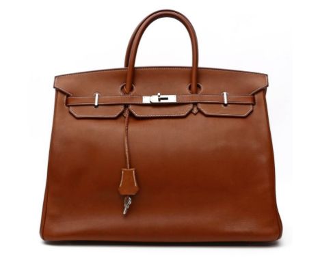 "Birkin Bag 40", Hermès. Veau Barenia Leder in der Farbnuance "Gold" (Braun) mit Blindprägung "HERMÈS PARIS MADE IN FRANCE", 