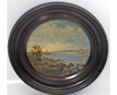Marinemaler (19. Jh.) Segelschiffe in Bucht. Öl/Holz (Tondo). D. 19,5 cm. R.