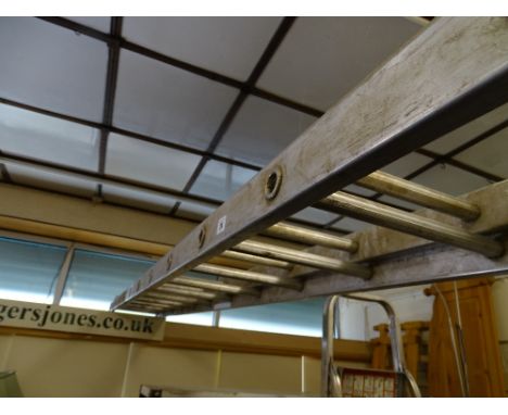 Two section aluminium ladder
