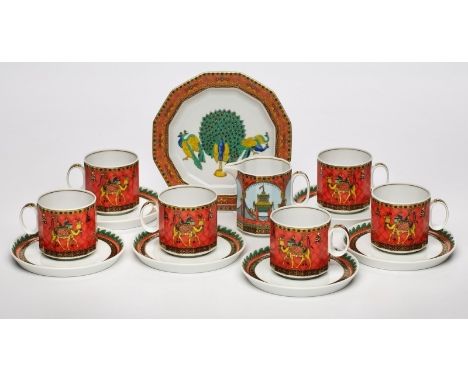 Kl. Konvolut Kaffee-Service-Teile,Rosenthal meets Versace, Ende 20. Jh. Dekor "Le Voyage de Marco Polo". Facettierter Korpus,