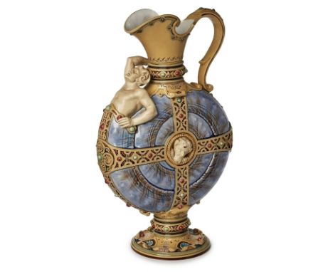 Gr. Nautiluskrug, Renaissance-Stil,Villeroy &amp; Boch um 1890. Sog. "Chromolith-Ware" m. pastell glasiertem, hellem Scherben