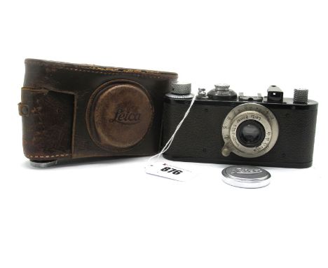 Leitz Leica Camera No 253778, with Elmar 1.35 f=50mm lens, in leather case.