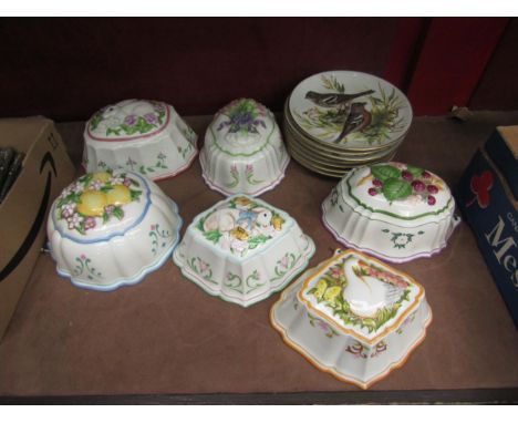 Six Franklin Mint "Cordon Bleu" ceramic jelly moulds and a quantity of collectors' plates 