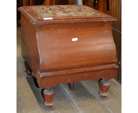 VICTORIAN MAHOGANY COMMODE     