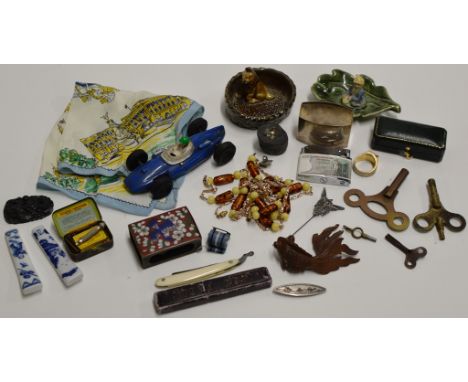 BOX WITH QUANTITY VINTAGE COSTUME JEWELLERY, MINIATURE RAZORS, LARGE GENTS RING, VARIOUS CLOCK KEYS, CORONATION HANDKERCHIEF,