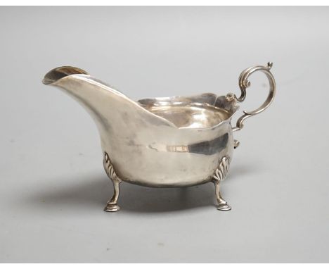 A George III provincial silver sauceboat by John Langlands, Newcastle, 1774, length 15.8cm,111 grams.