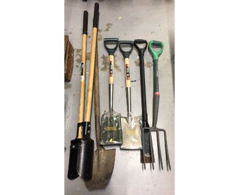 Selection of garden tools including Wilkinson spade and fork, post hole digger etc
