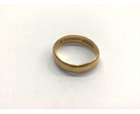 22ct gold wedding ring, size O½ (Birmingham 1962)Weight 3 grams 