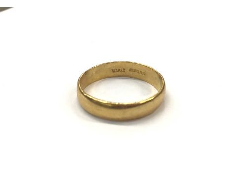 22ct gold wedding ring (London 1975). Size TWeight 5.2 grams