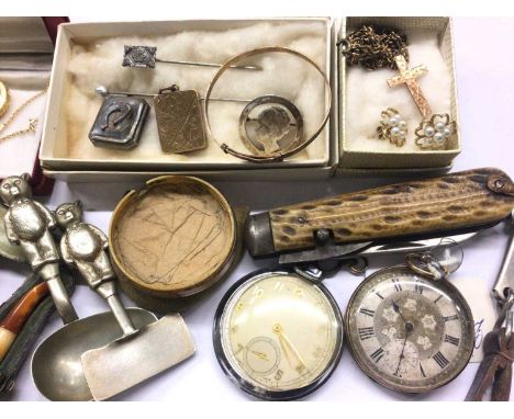 Group of antique and later bijouterie including 9ct gold cross pendant on plated chain, two Victorian lockets, gold plated ba