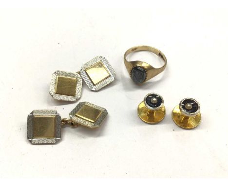 Pair of 18ct gold and platinum cufflinks, two 18ct gold enamel and seed pearl dress studs and 9ct gold signet ring18ct gold w