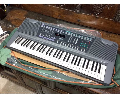 Casio CT-770 electric keyboard with lead
