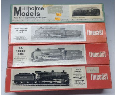 Finecast Models - OO gauge unbuilt Locomotive and tender model kits, F114 4-6-0 S.R KIng Arthur MKII;  F137 4-4-0, S R School