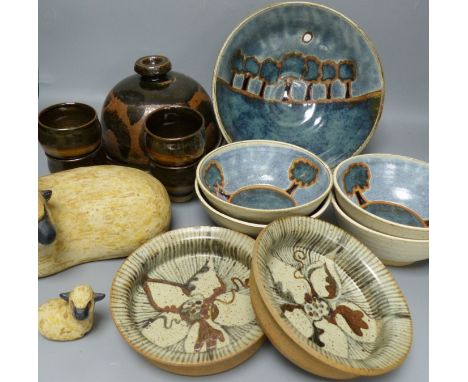 Assorted Winchcombe studio pottery