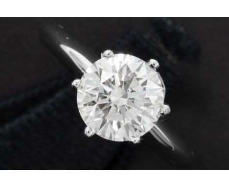 a 2,02 carat very high quality brilliant cut CVD diamond set in a classic ring in white gold (18 carat) with IGI certificate 